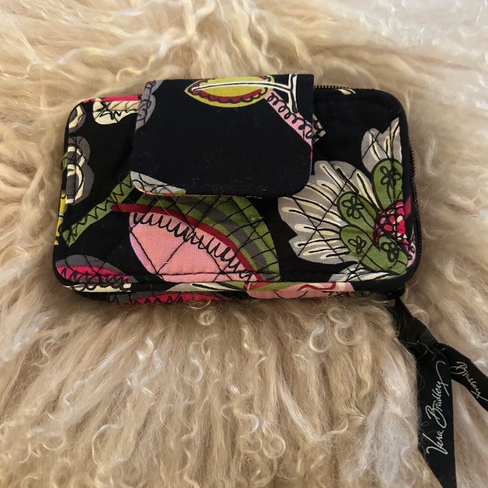☀️New. Vera Bradley Black and Pink Wallet with Artistic Design - Picture 3 of 5